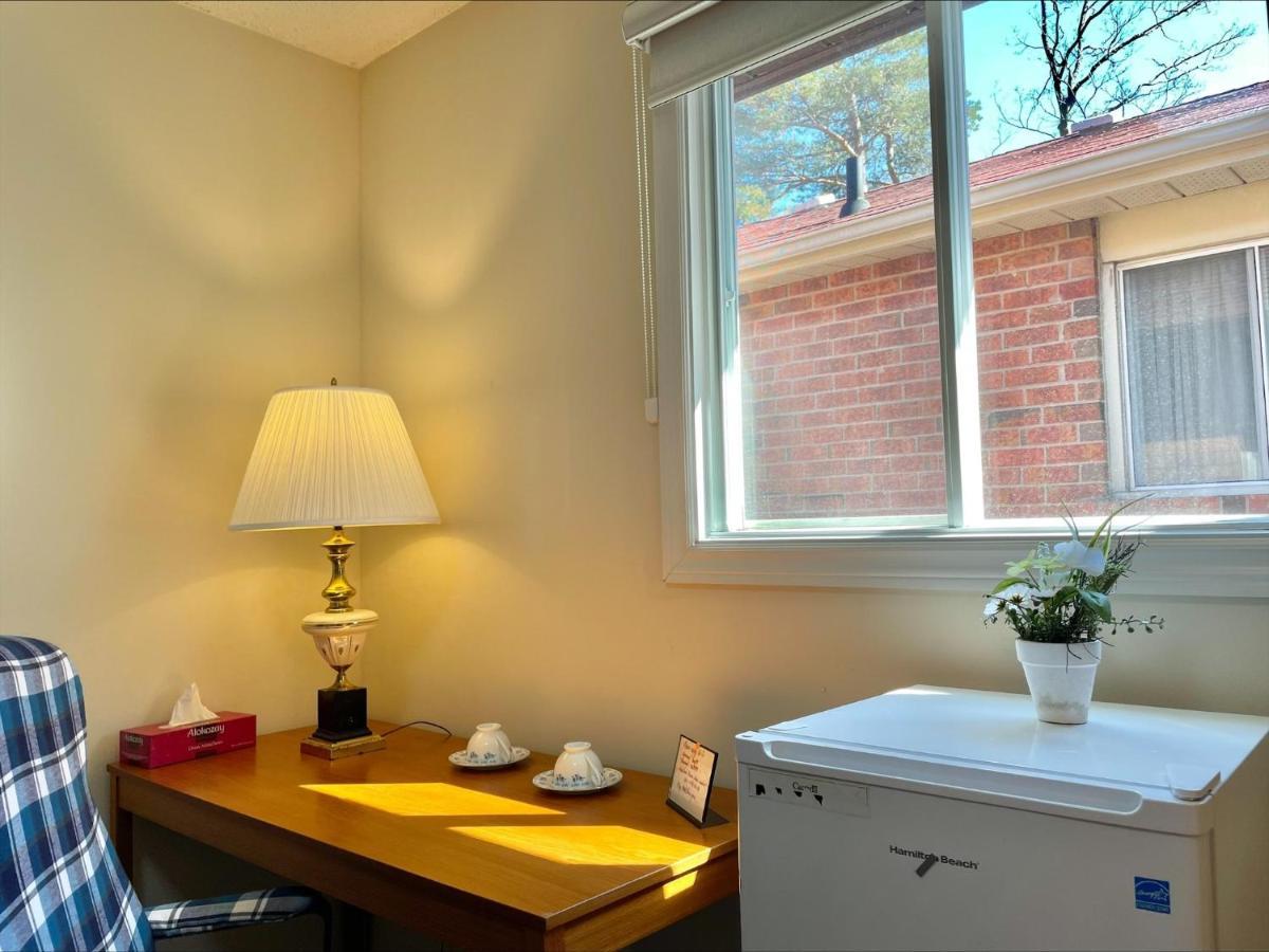77 Nice And Warm Series Rooms Toronto Buitenkant foto