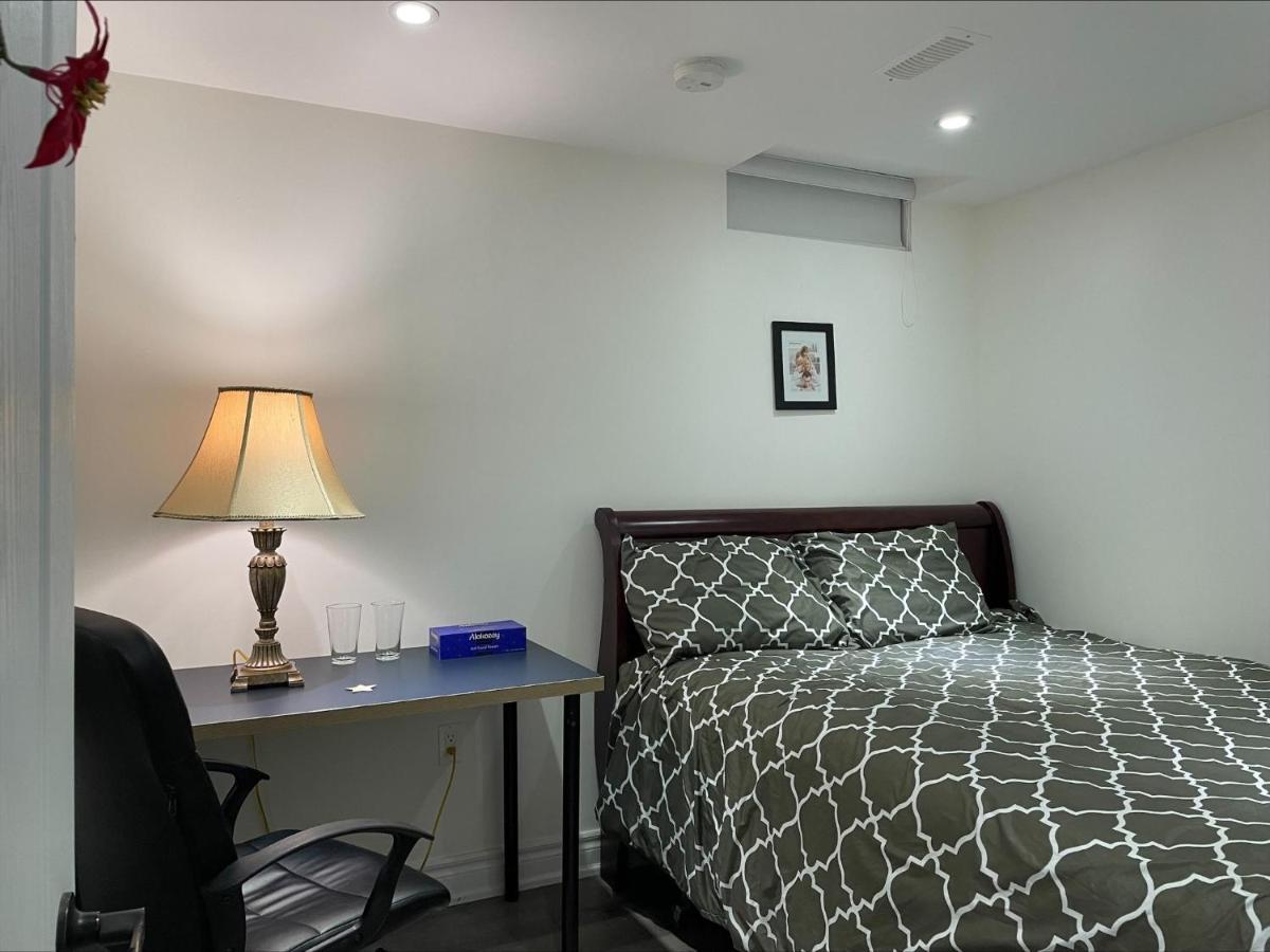 77 Nice And Warm Series Rooms Toronto Buitenkant foto